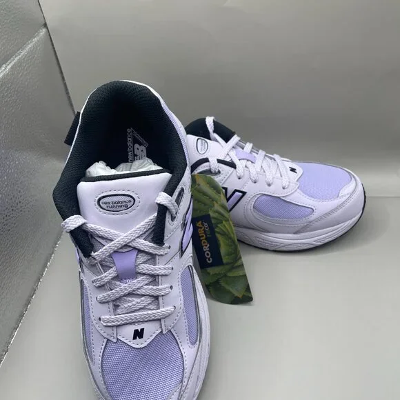 NEW BALANCE 2002 5.5